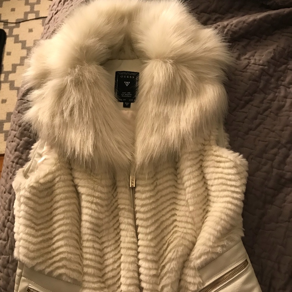 COPY - Guess faux fur vest